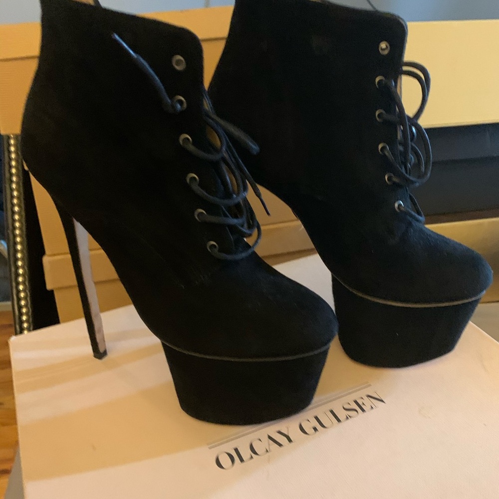 Oclay Gulsen booties